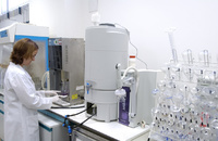 Personal de Esamur, Entidad de Saneamiento y Depuración de Aguas Residuales de la Región de Murcia, trabaja en las investigaciones para la mejora de la calidad de las aguas depuradas con soluciones innovadoras y sostenibles