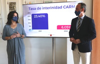 Javier Celdrán y Carmen Zamora, durante la comparecencia para analizar la evolución de la tasa de interinidad