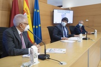 López Miras, durante la presentación del anuario 2020 del Colegio Oficial de Periodistas de la Región de Murcia (2)