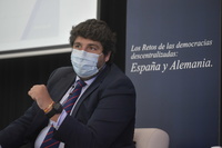 López Miras, durante su participación en las jornadas 'Los retos de las democracias descentralizadas: España y Alemania', organizadas por la Fundación Konrad Adenauer (2)