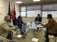 El consejero Antonio Luengo durante su encuentro de trabajo con la Real Federación Española de Caza