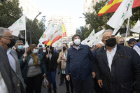 López Miras se suma a la manifestación de las principales organizaciones agrarias y ganaderas por las calles de Murcia