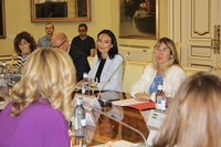 De izq a der: Pilar Alegría, ministra de Educación y Formación Profesional, Valle Miguélez, consejera de Empresa, Empleo, Universidades y Portavocía...