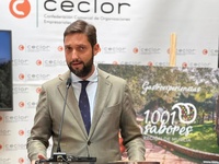 El director del instituto de Turismo, Juan Francisco Martínez, en la presentación de las gastroexperiencias en Lorca y la Comarca del Guadalentín.