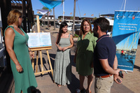 La directora general de Movilidad y Litoral, Marina Munuera, acompañada por la alcaldesa de San Pedro del Pinatar, Visitación Martínez, durante la...