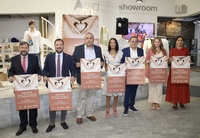 La consejera de Empresa, Empleo, Universidades y Portavocía, Valle Miguélez, presentó la Feria de Artesanía de la Región (Feramur), junto al vicealcalde...