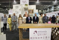 La consejera de Empresa, Empleo, Universidades y Portavocía, Valle Miguélez, inauguró la  XXXVIII edición de la Feria de Artesanía de la Región de...