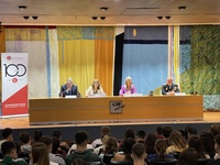 Imagen de la presentación de la primera charla, celebrada hoy en el salón de actos de Caixabank