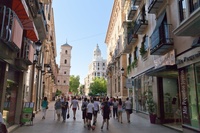 La calle Trapería de Murcia es una de las más visitadas por los turistas que llegan a la ciudad.