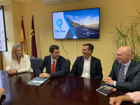 El consejero de Fomento e Infraestructuras, José Ramón Díez de Revenga, durante la reunión con el Colegio de Ingenieros de Caminos, Canales y Pue...