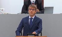 Un momento de la comparecencia del consejero de Economía, Hacienda y Administración Digital, Luis Alberto Marín, para exponer el decreto ley por ...