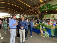 Antonio Luengo visita el mercado mayorista de Taalad Thai y destaca el creciente interés del mercado tailandés por los productos cárnico
