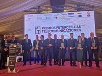 El nuevo sistema de movilidad regional, Movibus, recibió ayer el galardón a la digitalización del transporte en los VI Premios Futuro de las Telecomunicaciones (2)