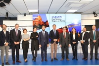 El consejero de Presidencia, Turismo, Cultura y Deportes, Marcos Ortuño, y el director del Itrem, Juan Francisco Martínez, junto a otros participantes en el evento celebrado en Madrid.