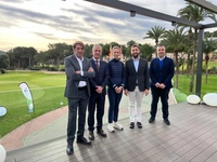El presidente de la Asociación de Empresarios de Golf de la Región, Joaquín Medina, el presidente de la Federación regional de Golf, Juan Carlos ...