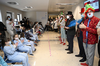 López Miras participa en la fiesta de Navidad del Hospital Materno-Infantil Virgen de La Arrixaca