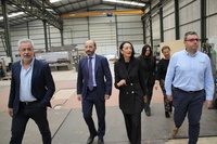 Imagen de archivo de una visita de la consejera Valle Miguélez a la empresa Herjimar, beneficiaria de ayudas del INFO.