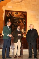 El consejero de Presidencia, Turismo, Cultura y Deportes, Marcos Ortuño, junto al director del Centro de Restauración, Javier Bernal, y el obispo...
