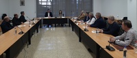 El consejero Antonio Luengo, durante su reunión con los representantes de las Denominaciones de Origen Protegido de la Región.