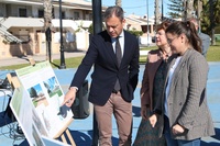 El consejero de Presidencia, Turismo, Cultura, Juventud, Deportes y Portavocía, Marcos Ortuño, la alcaldesa de San Pedro del Pinatar, Visitación ...