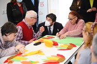 López Miras, durante su visita al nuevo centro residencial de Aidemar para grandes dependientes con discapacidad intelectual