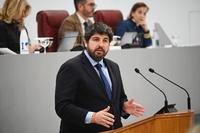 López Miras, durante su comparecencia para dar cuenta de las actuaciones emprendidas por el Gobierno regional tras la decisión del Consejo de Ministros...