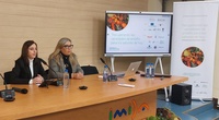 La directora general de Agricultura, Remedios García (i), durante la inauguración de la jornada de presentación de la Plataforma.