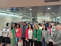 La Consejera de Política Social, Familias e Igualad, Conchita Ruiz Caballero, junto al presidente de Cepaim, Juan Antonio Segura; la directora general...