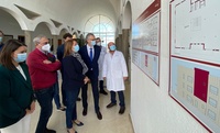 El consejero de Salud, Juan José Pedreño, junto a su alcaldesa de San Pedro del Pinatar, Visitación Martínez, conocieron los detalles del proyecto...