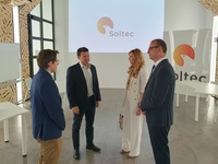 El consejero de Educación, Formación Profesional y Empleo, Víctor Marín, se reunió con la Asociación Sectorial del Hidrógeno Verde de la Región de...