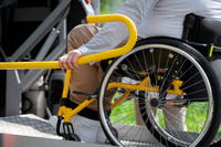 La nueva convocatoria financia el transporte público de las personas con discapacidad a sus centros de formación y rehabilitación