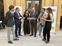 El director general de Patrimonio Cultural, Pablo Braquehais, y el director general del Instituto de las Industrias Culturales y las Artes (ICA),...