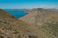 Imagen tomada desde el monte Roldán, en la que se aprecia el camino del GR92.