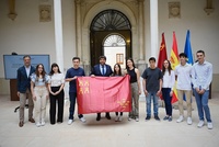 López Miras recibe a los jóvenes de la Región de Murcia "que se han ganado con su esfuerzo" participar en la Ruta Quetzal