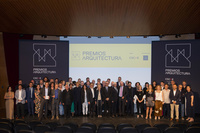 Fotografía de familia de los miembros de la Junta del Consejo Superior de Colegios de Arquitectos de España CSCAE y de los galardonados en los Premios...