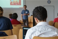 142 cursos gratuitos en el verano para mejorar las oportunidades laborales de trabajadores y desempleados (fotografía de banco de imágenes).