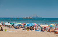 Imagen de archivo de una playa de La Manga en verano.