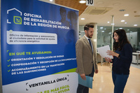El director general de Vivienda, José Francisco Lajara, en la Oficina de Rehabilitación ubicada en la Consejería de Fomento e Infraestructuras donde...