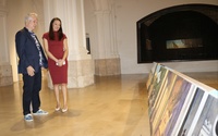 La consejera durante la inauguración de la exposición 'Futurama' en la Sala Verónicas de Murcia