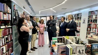 El consejero de Economía, Hacienda y Empresa, Luis Alberto Marín, visita una librería que ha participado en el programa de ayudas al comercio de Lorca