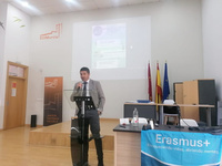 El director general de Formación Profesional, Enseñanzas de Régimen Especial y Educación Permanente, Luis Quiñonero, durante la apertura de la Jornada de Difusión Erasmus +.