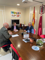 La directora de Recursos Humanos, Planificación Educativa e Innovación, Carmen Balsas, y el magistrado de la Sala Civil y Penal del TSJ, Joaquín ...