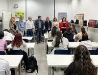 La consejera de Política Social, Familias e Igualdad, Conchita Ruiz, junto con el alcalde de Las Torres de Cotillas, Pedro José Noguera, durante ...