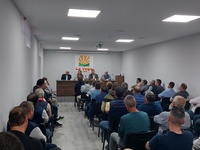 La consejera de Agricultura preside la reunión con agricultores de fruta de hueso en Cieza