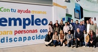 La directora general del SEF, Marisa López, visitó a los participantes del curso  'Auxiliar de Manipulado y Finalización de Productos Gráficos', ...