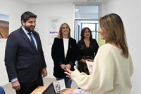 López Miras visita el primer Centro de Crisis 24 horas para asistencia a mujeres víctimas de violencia sexual de la Región de Murcia
