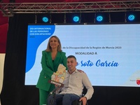 La consejera de Política Social, Familias e Igualdad durante la gala de entrega de los Premios de la Discapacidad de la Región de Murcia (1)