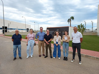 La jefa de Innovación de la Corporación de Agua de Australia Occidental, Lijun Mo (2i), y su equipo, durante la visita a la EDAR de San Pedro del Pinatar.