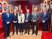 La consejera de Turismo, Cultura, Juventud y Deportes recibe la medalla de mayordomo de la Cofradía California