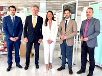 La consejera Carmen Conesa, el embajador de Austria, el director de Bienes Culturales, el de la Biblioteca y el del Foro Cultural de Austria en E...